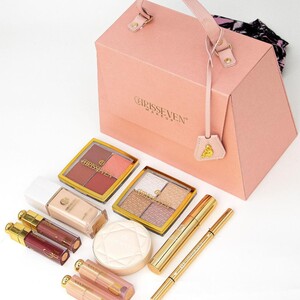 شنطة يد مكياج (بكس)من كريس سيفن احساس مترفا من اول لمسه :