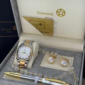 طقم رجالي فاخر يجمع بين الأناقة، العملية، والفخامة في علبة واحدة مصممة بذوق راقٍ