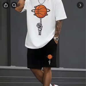 طقم رياضي بطبعة كرة السلة