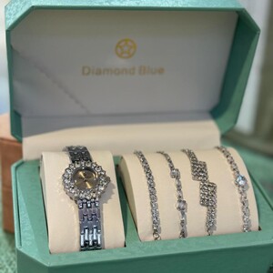 طقم نسائي فاخر